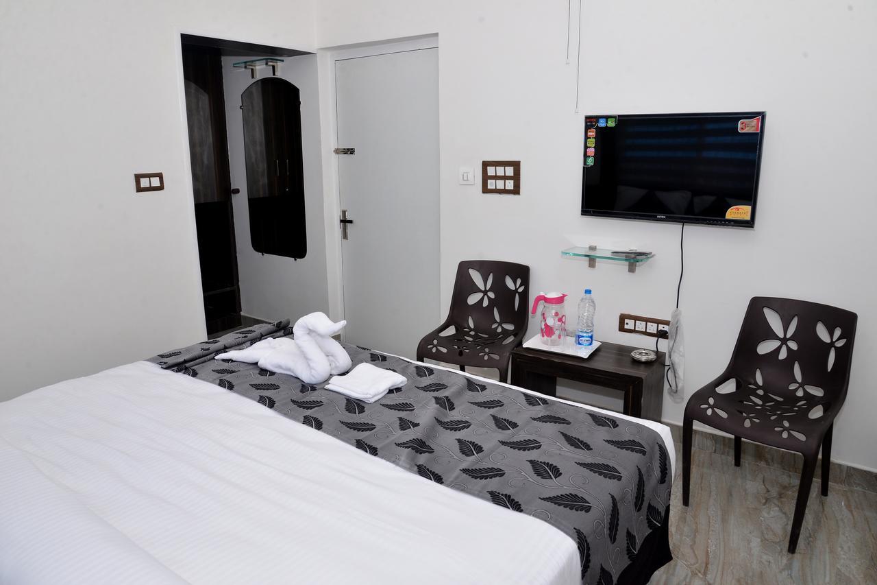 Suroor Tourist Home Virajpet Exterior photo